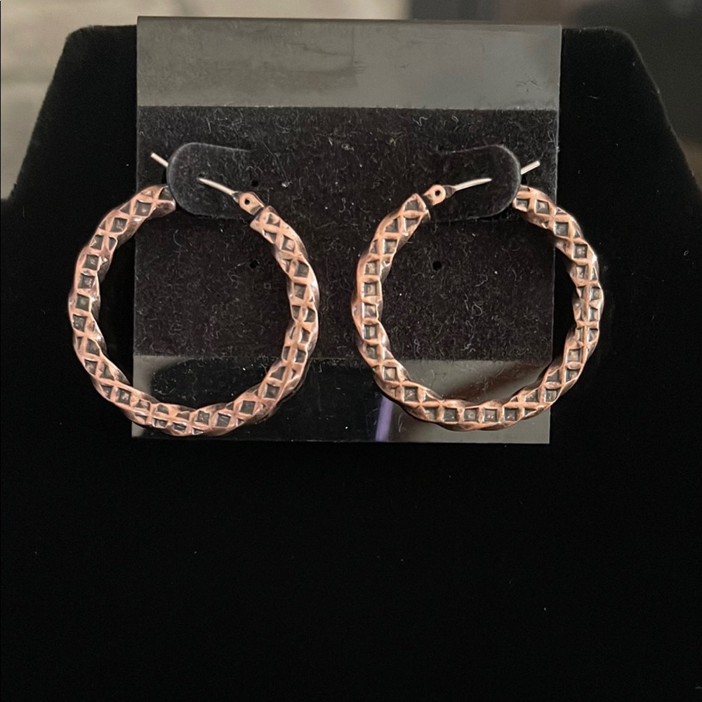3/$25 🍀Lia Sophia NWOT Elegant Antique Gold Hoop Earrings
